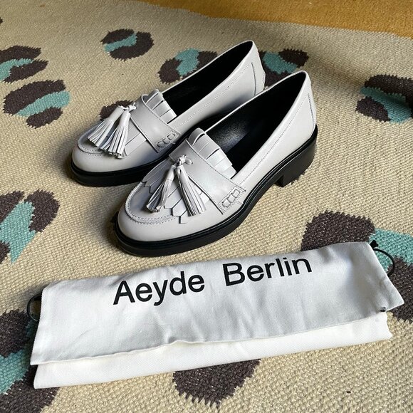 AEYDE NEW - NWOT Aeyde Eryn Tassle Loafers Grey Chalk Size EU 37 / 7dust bag